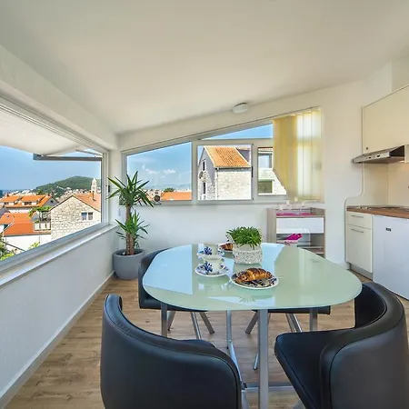 Cherry-Old Town Apartman *