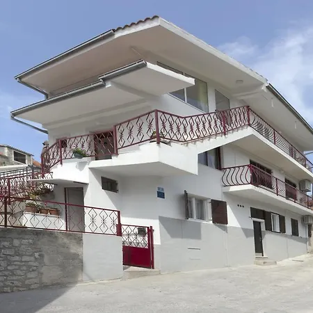 Cherry-Old Town Apartman