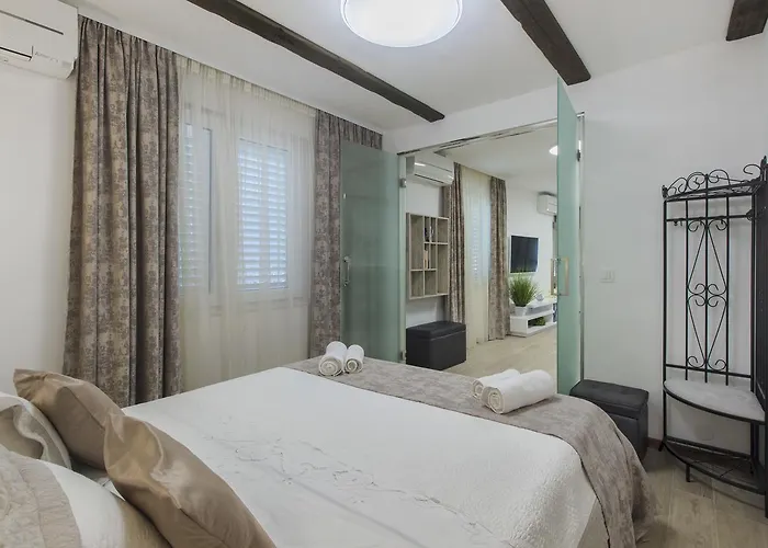 Cherry-old Town Split