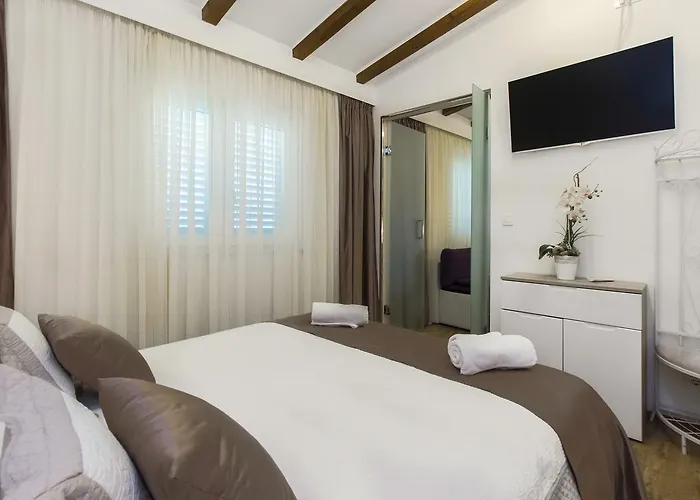 Cherry-old Town * Split