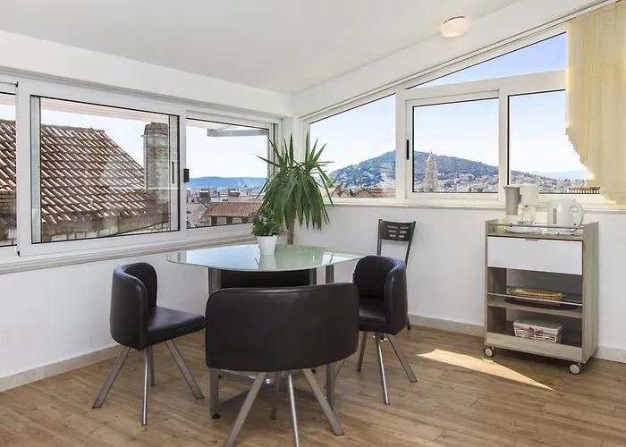 Cherry-old Town Daire Split