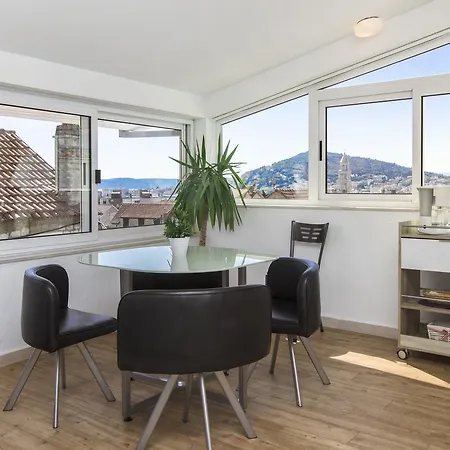 Cherry-old Town Appartement Split