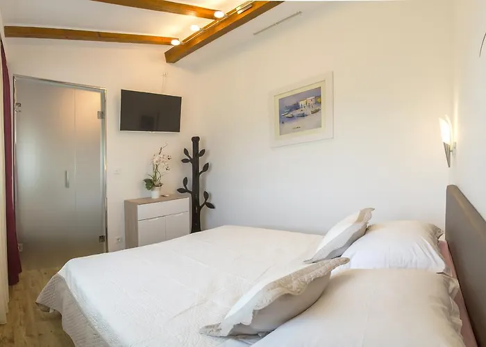 Cherry-old Town Daire Split